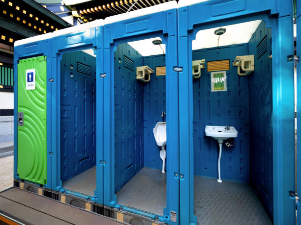 Best Portable restroom trailer rental  in Mapleton, MN